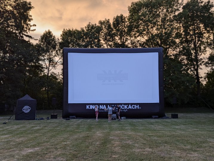 kino XL 8